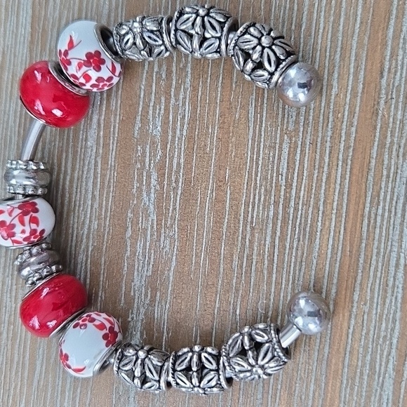 Pretty Silver and Red/White Beaded Bracelet - Picture 3 of 3